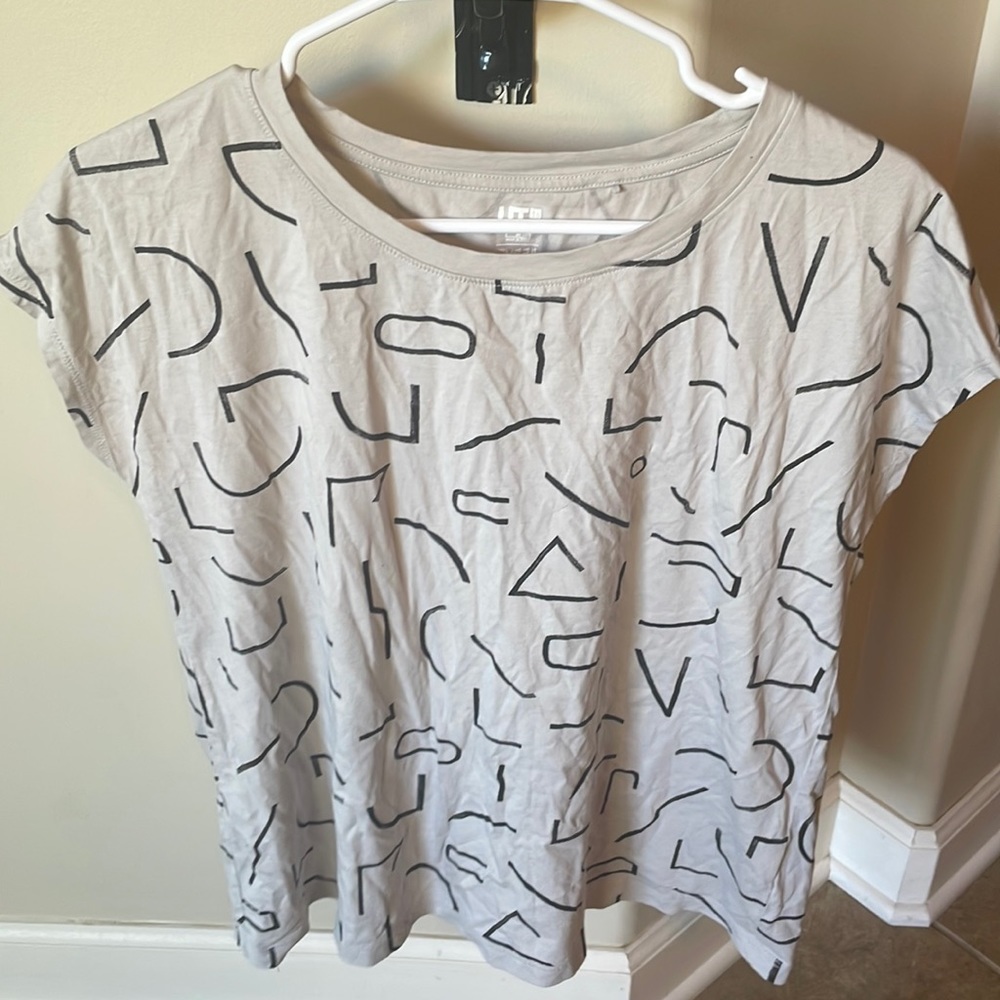 UT abstract design tee